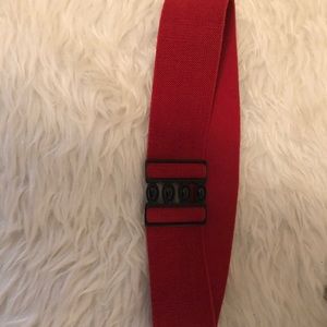 Red elastic belt